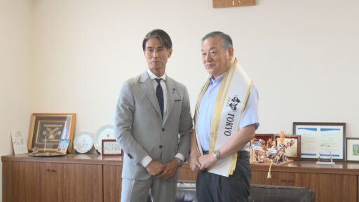 ベストボディ・ジャパン東京大会５連覇 寺田政弘さんが多摩市長を表敬訪問